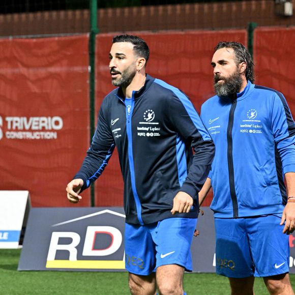 Adil Rami durant la première édition du " match des légendes " opposant l'équipe des Légendes, les anciens de Cannes, à l'équipe des Etoiles avec pour capitaine Didier Deschamps, au stade Pierre de Coubertin à Cannes, le 30 octobre 2025.  © Bruno Bebert / Dominique Jacovides / Bestimage