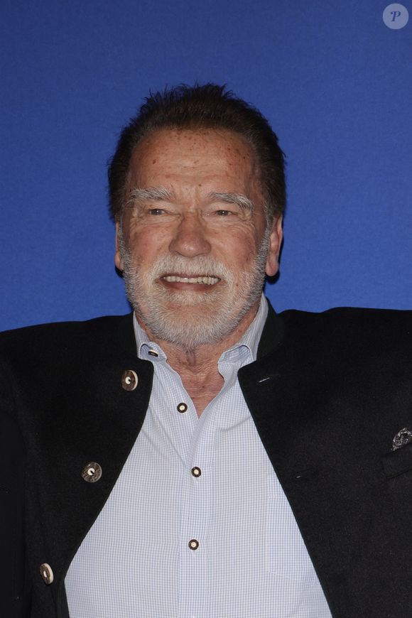L'icône prouve que la simplicité est le secret ultime pour rester au sommet, physiquement et mentalement.

Arnold Schwarzenegger - Dîner de charité et de vente aux enchères pour l'Initiative climatique d'Arnold Schwarzenegger. © API / BESTIMAGE