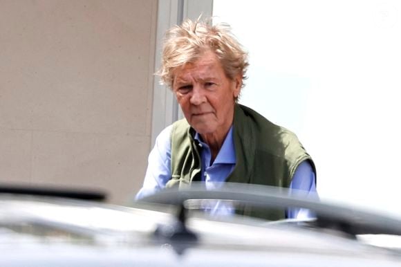 Le prince Ernst August de Hanovre est sorti de la clinique Ruber International à Madrid
Après plusieurs semaines d'hospitalisation, le prince Ernst-August de Hanovre quitte l'hôpital Ruber International à Madrid, le 21 avril 2025. Europa Press / Bestimage