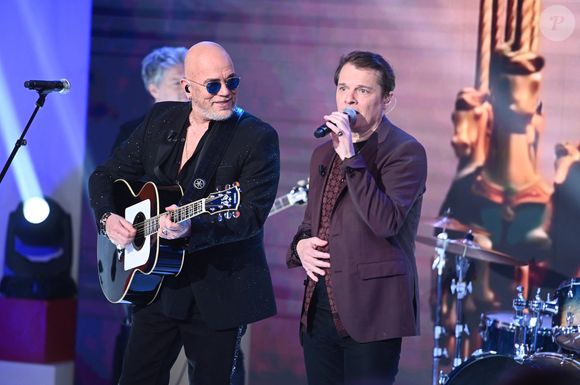 Exclusif - Pascal Obispo et Bénabar lors de l'enregistrement de l'émission "Vivement dimanche" au studio Rive Gauche, présentée par M. Drucker avec une diffusion sur France 3 le 1er février 2026. © Guillaume Gaffiot/Bestimage