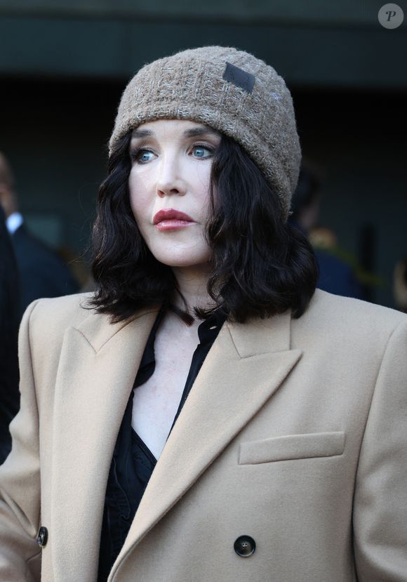 Le tribunal lui reproche d’avoir dissimulé sa résidence fiscale au Portugal en 2016 et 2017, évitant ainsi près de 236 000 € d’impôt sur le revenu.

Isabelle Adjani - Les célébrités au défilé Stella McCartney "Collection Prêt-à-Porter Automne/Hiver 2025-2026" lors de la Fashion Week de Paris (PFW), le 5 mars 2025.

Denis Guignebourg / Bestimage