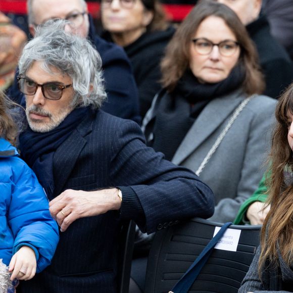 Lou Doillon, son compagnon Stephane Manel et leur fils Laszlo Keats Miller Manel - Inauguration de la passerelle Jane Birkin devant les 41-43 quai de Valmy à Paris le 13 décembre 2025. © Cyril Moreau / Bestimage