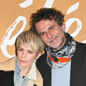 Sa vie privée a également été marquée par une longue histoire avec Éric Lartigau, réalisateur à qui l’on doit plusieurs grands succès populaires.

Marina Foïs et Eric Lartigau - Avant-première du film "Cet été-là" au cinéma Pathé Wepler à Paris le 3 janvier 2022. © Coadic Guirec/Bestimage