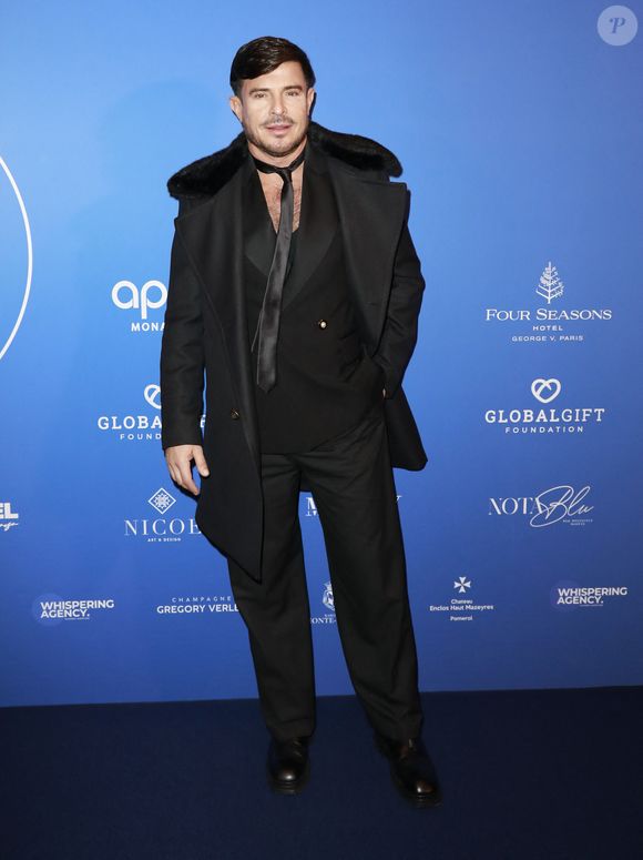Soupçonné d’avoir eu recours à la chirurgie, l’artiste de 50 ans a décidé de réagir.

Exclusif - Vincent Niclo - Arrivées au Global Gift Gala Paris à l'hôtel Four Seasons George V à Paris

© Jérémy Melloul/Bestimage