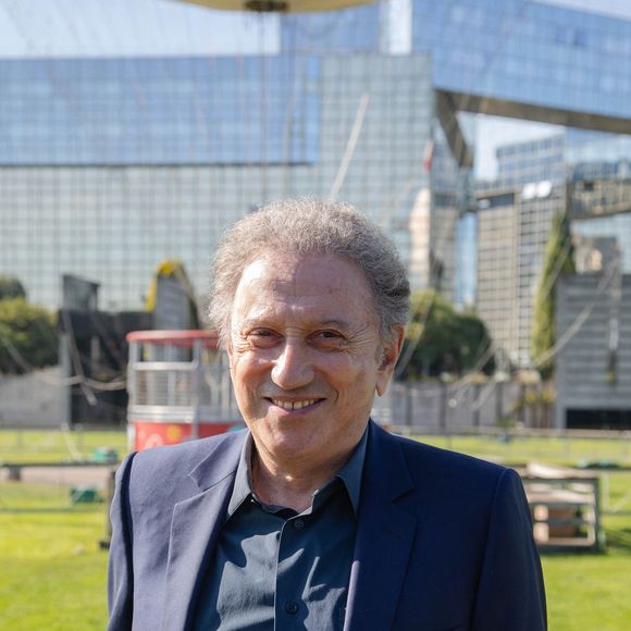 Exclusif - Michel Drucker - Conférence de presse de la 2ème fête de l'Aviation 2021 à Paris le 23 septembre 2021. © Jeremy Melloul/Bestimage