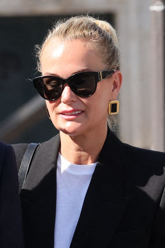 Laeticia Hallyday - Arrivées aux obsèques de Philippe Labro en l'église de Saint-Germain-des-Prés à Paris le 13 juin 2025. © Dominique Jacovides - Christophe Clovis / Bestimage