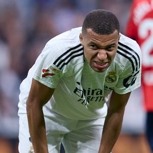 Kylian Mbappé vient hélas d'apprendre la mort de Lorenzo, un petit garçon de 10 ans, qui était atteint d'un glioblastome, un cancer incurable du cerveau. 

Kylian Mbappé à Madrid. (Credit Image: © Ruben Albarran/ZUMA Press Wire)