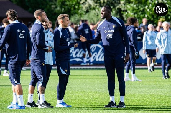 Ibrahima Konaté Lucas Digne - Entraînement des joueurs de l'équipe de France de football au centre national du football de Clairefontaine-en-Yvelines, France, le 1er septembre 2025. © Baptiste Autissier/Psnewz/Bestimage