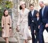 Cette année, le roi Charles III et la reine Camilla ont célébré les festivités entourant Pâques dans une ambiance familiale

Le prince William, prince de Galles, et Catherine (Kate) Middleton, princesse de Galles, avec leurs enfants, le prince George de Galles, la princesse Charlotte de Galles, et le prince Louis de Galles - Les membres de la famille royale britannique assistent à l'office de Pâques à la chapelle Saint-Georges du château de Windsor, Royaume Uni. © GoffPhotos/Bestimage
