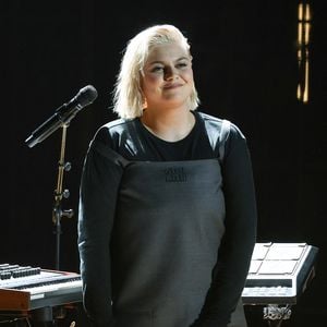 En octobre dernier, elle indiquait au "Parisien" vouloir se concentrer sur son album.

Louane - 39ème cérémonie des Victoires de la musique à la Seine musicale de Boulogne-Billancourt, France, le 9 février 2024. © Coadic Guirec/Bestimage