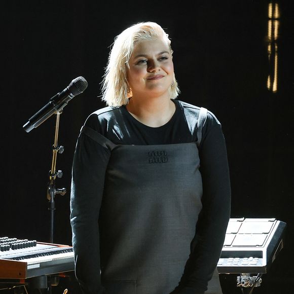 En octobre dernier, elle indiquait au "Parisien" vouloir se concentrer sur son album.

Louane - 39ème cérémonie des Victoires de la musique à la Seine musicale de Boulogne-Billancourt, France, le 9 février 2024. © Coadic Guirec/Bestimage