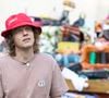 Il reconnaît avoir lui aussi été gêné par certaines situations lorsqu’il était plus jeune.

Exclusif - Alex Lutz dans son spectacle "Sexe, Grog et Rocking Chair" au théâtre de Verdure lors du 41ème Festival de Ramatuelle, le 5 aout 2025. © Cyril Bruneau / Festival de Ramatuelle / Bestimage