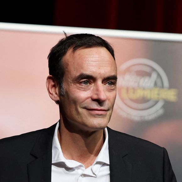 Anthony Delon au photocall de la cérémonie de remise du prix lumière de la 16ème édition du Festival Lumière à l'Amphithéâtre - Centre de Congrès à Lyon, France, le 18 octobre 2024. © Dominique Jacovides/Bestimage