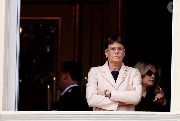 La princesse Stéphanie de Monaco - La famille princière de Monaco au balcon du palais, à l'occasion de la Fête Nationale de Monaco, le 19 novembre 2025. © Dominique Jacovides/Bestimage