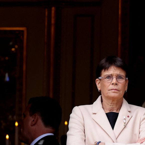 La princesse Stéphanie de Monaco - La famille princière de Monaco au balcon du palais, à l'occasion de la Fête Nationale de Monaco, le 19 novembre 2025. © Dominique Jacovides/Bestimage