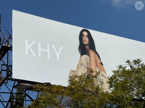 Khy a été lancée en 2023 par Kylie Jenner

Kylie Jenner a été vue comme mannequin pour Khy sur un nouveau panneau d'affichage à West Hollywood, en Californie. Backgrid USA / Bestimage