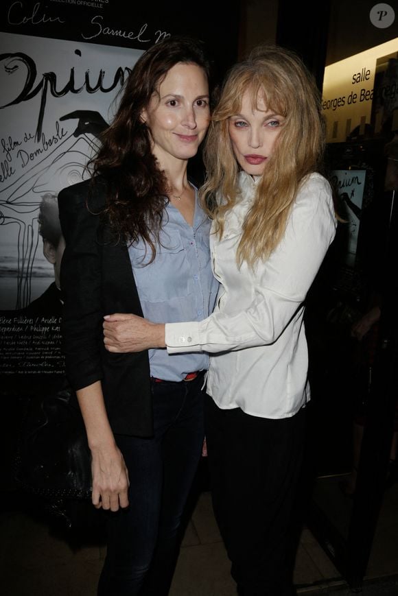 Justine Levy et Arielle Dombasle assistent à la première de 'Opium' qui s'est tenue au 'Cinéma Le Saint Germain' à Paris, France, le 27 septembre 2013. Photo by Jerome Domine/ABACAPRESS.COM