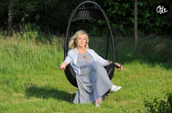 La comédienne avait rapidement adopté ce petit coin de campagne dont elle appréciait particulièrement les paysages. 

Exclusif - Apres la vente de sa propriete de Porquerolles, Mylene Demongeot s'est achetée une ferme en Mayenne. DANIEL ANGELI / BESTIMAGE
