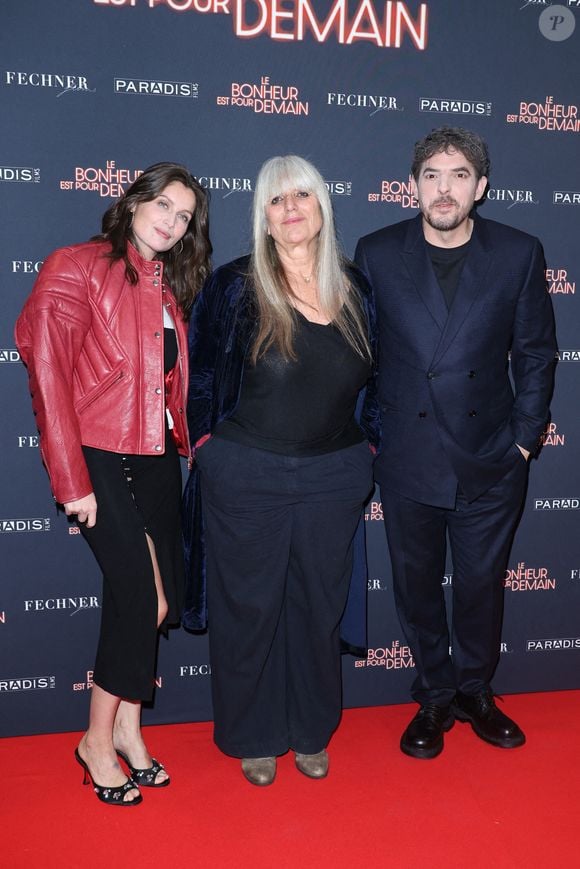 Laetitia Casta, Brigitte Sy et Damien Bonnard assistent à la première du film Le Bonheur est pour Demain à L'Arlequin à Paris, France, le 16 janvier 2024.  Jerome Dominé/ABACAPRESS.COM