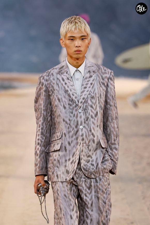 Défilé de mode Louis Vuitton Prêt à Porter Collection Homme Printemps/Été 2027 lors de la Fashion Week de Paris, à la Cité Internationale Universitaire de Paris, France, le 23 juin 2026. © Bestimage