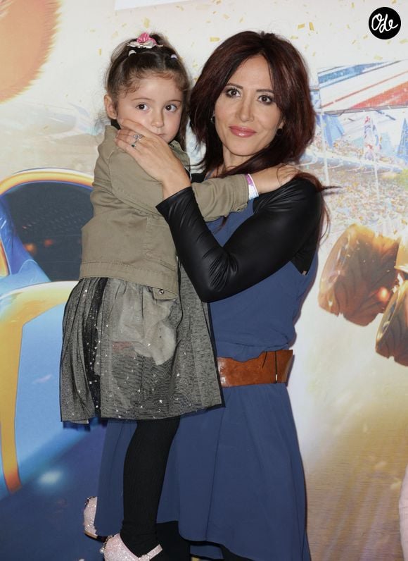 Enceinte de sa fille Céleste, elle a été quittée par son compagnon.

Fabienne Carat avec sa fille Céleste - Avant-première du film « Super Grand Prix » au cinéma Le Grand Rex à Paris, le 28 septembre 2025. © Coadic Guirec/Bestimage