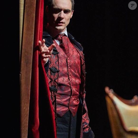 "Je ne peux plus sortir de chez moi, je n’ai plus de vie sociale, je n’ai plus de vie du tout."

Arnaud Denis, Instagram