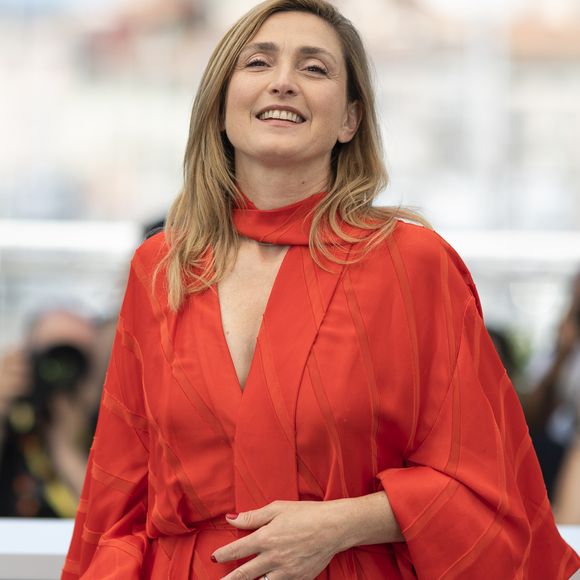 Julie Gayet n'a pas pu annuler sa présence à l'événement.

Julie Gayet - Photocall du jury de "L'Oeil d'Or" lors du 78ème Festival International du Film de Cannes, le 23 mai 2025.
© Jacovides/Moreau/Bestimage
