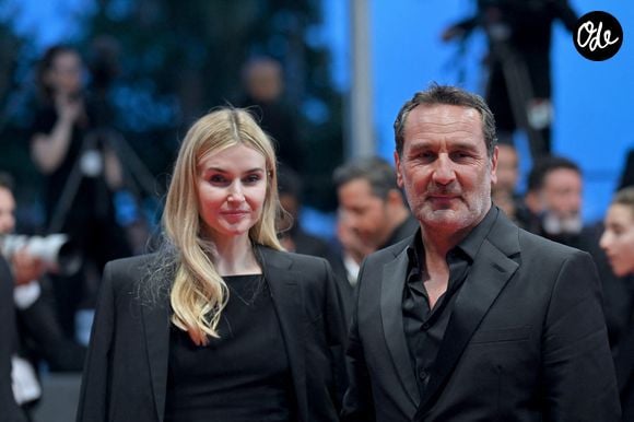 Gilles Lellouche et Alizée Guinochet assistent à la projection du film "L'Amour Ouf" lors du 77e Festival de Cannes, au Palais des Festivals, le 23 mai 2024 à Cannes, en France. Photo de Franck Castel/Abaca