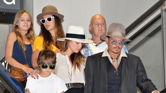 Après 23 ans de discrétion, Jack Depp, le fils de Vanessa Paradis et Johnny Depp va sortir de l’ombre