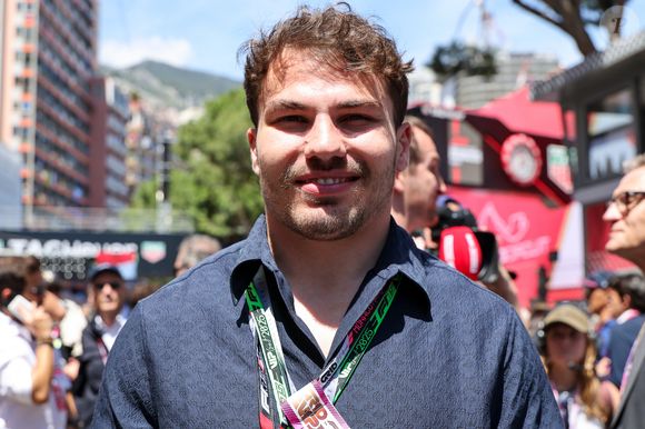 Antoine Dupont lors du Grand Prix de Formule 1 (F1) de Monaco, le 25 mai 2025. 

Photo : Claudia Albuquerque / Bestimage