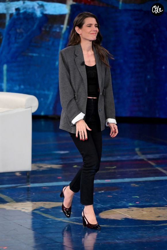 Une prise de parole bienveillante et engagée qui remet l'épanouissement personnel au centre du débat éducatif.

Charlotte Casiraghi pour l'émission "Che Tempo Che Fa" sur Nove, à Milan le 25 octobre 2026.

© Max/AGF via ZUMA Press / Bestimage