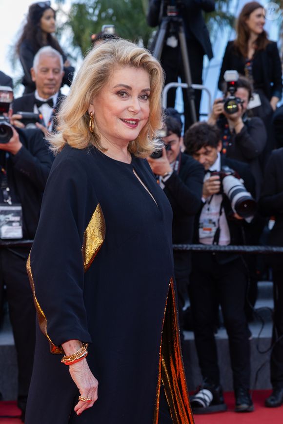 Pourquoi n'aime-t-elle pas les César ? "Ça s'est aggravé d'une façon pas acceptable, sur le fond des choses. Tout le système, toute l'organisation. C'est devenu un peu une caricature des César"

Catherine Deneuve - Montée des marches du film « L’amour ouf » lors du 77ème Festival International du Film de Cannes, au Palais des Festivals à Cannes. Le 23 mai 2024
© Olivier Borde / Bestimage