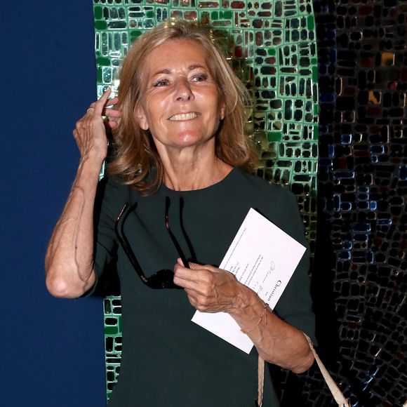 Avec franchise et lucidité, elle montre qu’il est possible de s’épanouir pleinement et de profiter de la vie, malgré le temps qui passe.

Claire Chazal au Front Row du défilé de mode Christian Dior Haute-Couture automne-hiver 2024/2025 lors de la Fashion Week de Paris, France, le 24 juin 2024. © Bertrand Rindoff/Bestimage