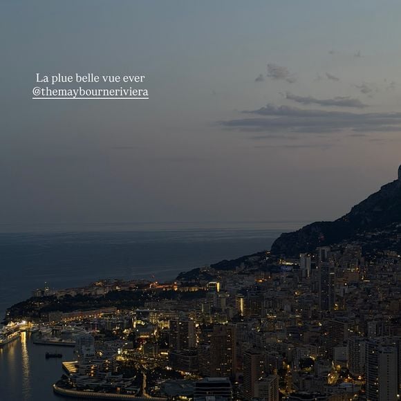 Les tarifs de l'hôtel varient d'environ 2200 euros la nuit pour une chambre double classique jusqu'à 27 500 euros pour la prestigieuse suite Horizon et sa vue imprenable.

Iris Mittenaere dévoile ses vacances au Maybourne Riviera.