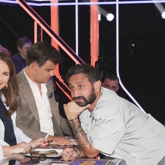 Cyril Hanouna était l'animateur vedette de C8


Exclusif - Bernard Montiel, Valérie Benaim, Cyril Hanouna sur le plateau de l’enregistrement de l’émission « Face à Hanouna » présentée par C.Hanouna  et diffusée sur C8 le 21 avril 2024, à Paris, France, le 18 avril 2024. © Jack Tribeca / Bestimage