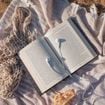 Zendaya, Emma Watson, Héléna… 4 livres que ces personnalités nous donnent envie de glisser dans notre sac de plage