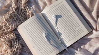 Zendaya, Emma Watson, Héléna… 4 livres que ces personnalités nous donnent envie de glisser dans notre sac de plage