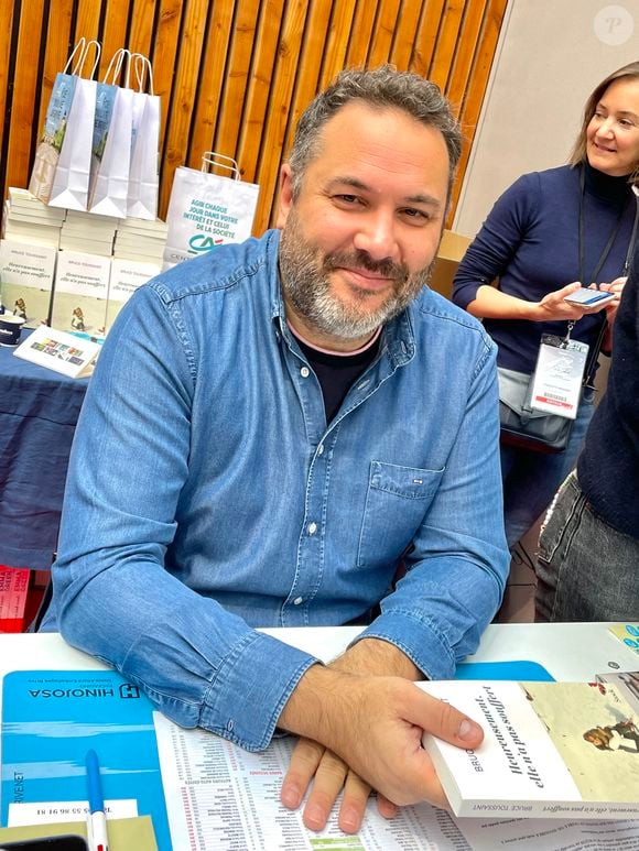 L'émission est désormais scindée en deux
Bruce Toussaint lors de la 41ème Foire du Livre de Brive dans La Halle Brassens, à Brive-la-Gaillarde, France, le 11 novembre 2023. © Fabien Faure/Bestimage