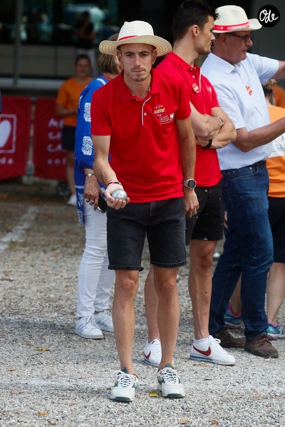 Dorian Louvet (Koh Lanta) - Pétanque du coeur dans le cadre le la 20ème édition de "l'étape du coeur" de l'association "Mécénat Chirurgie Cardiaque" (MCC) lors du tour de France 2023 au Fan Club de Bordeaux, France, le 06 juillet 2023. © Christophe Clovis / Bestimage