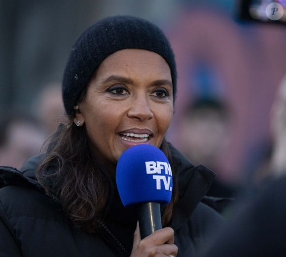 "J'ai un système de sécurité, un garde du corps qui habite là-bas, des caméras dans tous les sens… Et comme je suis une personnalité, la préfecture et la police m'ont à l'œil", a t-elle souligné.

Karine Le Marchand soutient les agriculteurs sur le barrage de l'Autoroute A4 à hauteur de Jossigny en Seine et Marne le 29 Janvier 2024.  © Jeremy Melloul - Pierre Perusseau / Bestimage