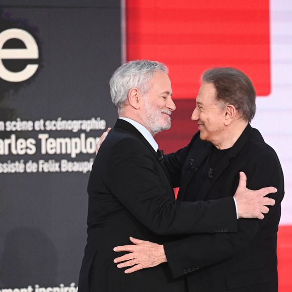 Et pour l'occasion, Michel Drucker accueille sur son célèbre canapé rouge plusieurs célébrités

Exclusif - Francis Huster et Michel Drucker lors de l'enregistrement de l'émission "Vivement dimanche" au studio Rive Gauche, présentée par M. Drucker avec une diffusion sur France 3 le 25 janvier 2026. © Guillaume Gaffiot/Bestimage