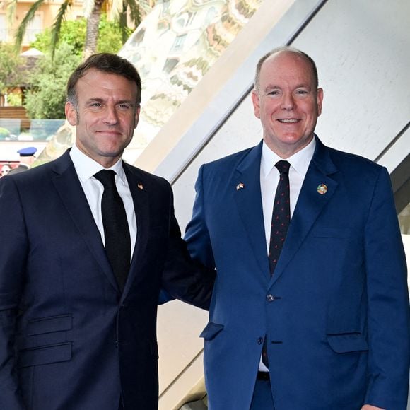 Le prince Albert II de Monaco accueille le président Emmanuel Macron au forum Grimaldi pour le Bleu Economy and Finance Forum à Monaco le 8 juin 2025.
© Bruno Bebert / Bestimage