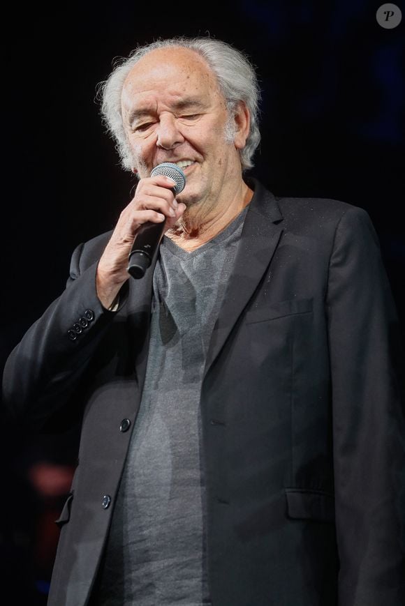 Un "lieu très isolé, sans voisin", nous ont confié des habitants de la commune.

Exclusif -  Maxime Le Forestier - Concert "Corsu Mezu Mezu" à la Défense Arena à Paris, France. Le 28 octobre 2023.
© Christophe Clovis / Bestimage