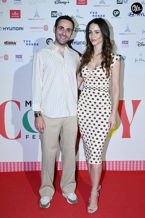 Elle admet avoir des difficultés à poser des limites et culpabilise parfois.

Camille Combal et sa femme Marie lors de la 1re édition du Marrakech Comedy Festival, le 6 juin 2026

© Rachid Bellak / Bestimage