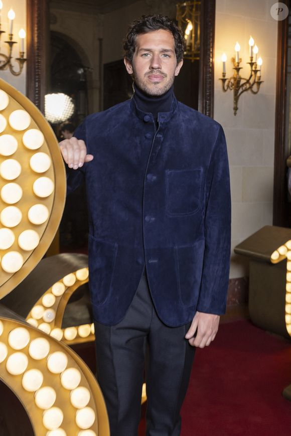 Victor Belmondo, nouvel ambassadeur de Berluti, nouvel ambassadeur de Berluti,  - Photocall pour les 130 ans de Berluti lors de la fashion week à Paris le 22 janvier 2025. © Olivier Borde /Bestimage