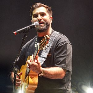 Kendji Girac - Les artistes se produisent lors du concert "Scoop Live" de Radio Scoop à la LDLC Arena de Décines près de Lyon, le 25 février 2025. 
© Sandrine Thesillat / PsnewZ / Bestimage