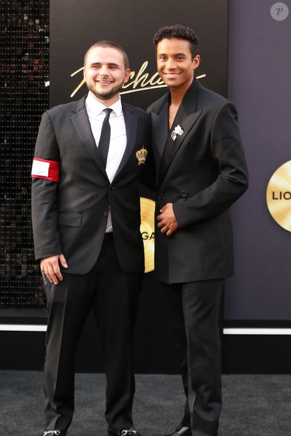 Prince Jackson, etJaafar Jackson à l'extérieur de la première de "Michael" au Dolby Theatre à Hollywood

©Bestimage