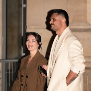 Florent Manaudou et Elsa Bois au défilé AMI "Collection Homme Prêt-à-Porter Automne/Hiver 2026-2027" lors de la Fashion Week de Paris (PFW) le 21 janvier 2026.

© Florian Lavielle / Bestimage