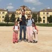 Un papa de Familles nombreuses pris en charge après une sortie de route à moto : "Je me suis pris la voiture de plein fouet"