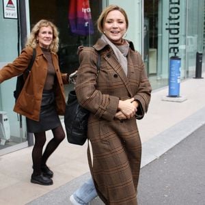 Exclusif - Virginie Efira - Les célébrités à la sortie des studios de Radio France à Paris, le 3 novembre 2025.
© Jonathan Rebboah / Bestimage